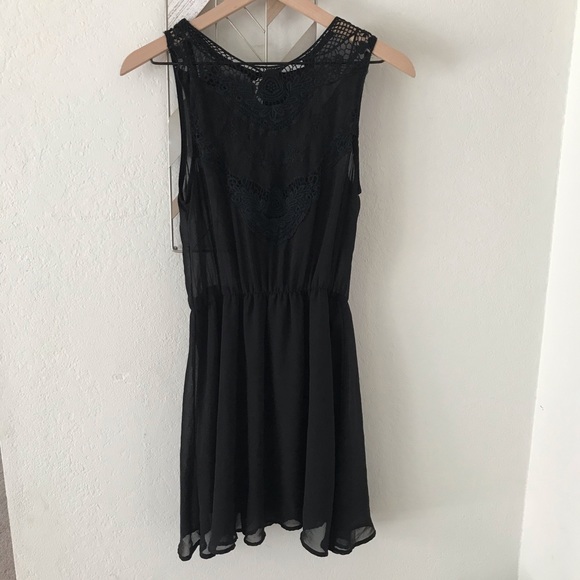 Tobi Dresses & Skirts - TOBI black crochet lace black mini dress